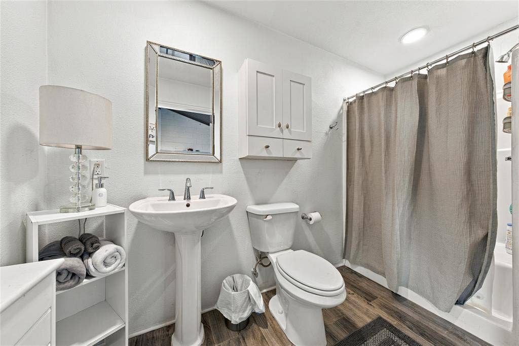1001 Rolling Drive, Athens, TX 75751 1001 Rolling Drive, Athens, TX 75751