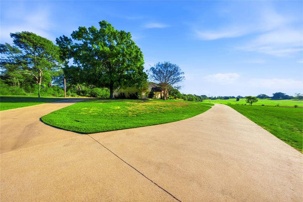 1001 Rolling Drive, Athens, TX 75751 1001 Rolling Drive, Athens, TX 75751