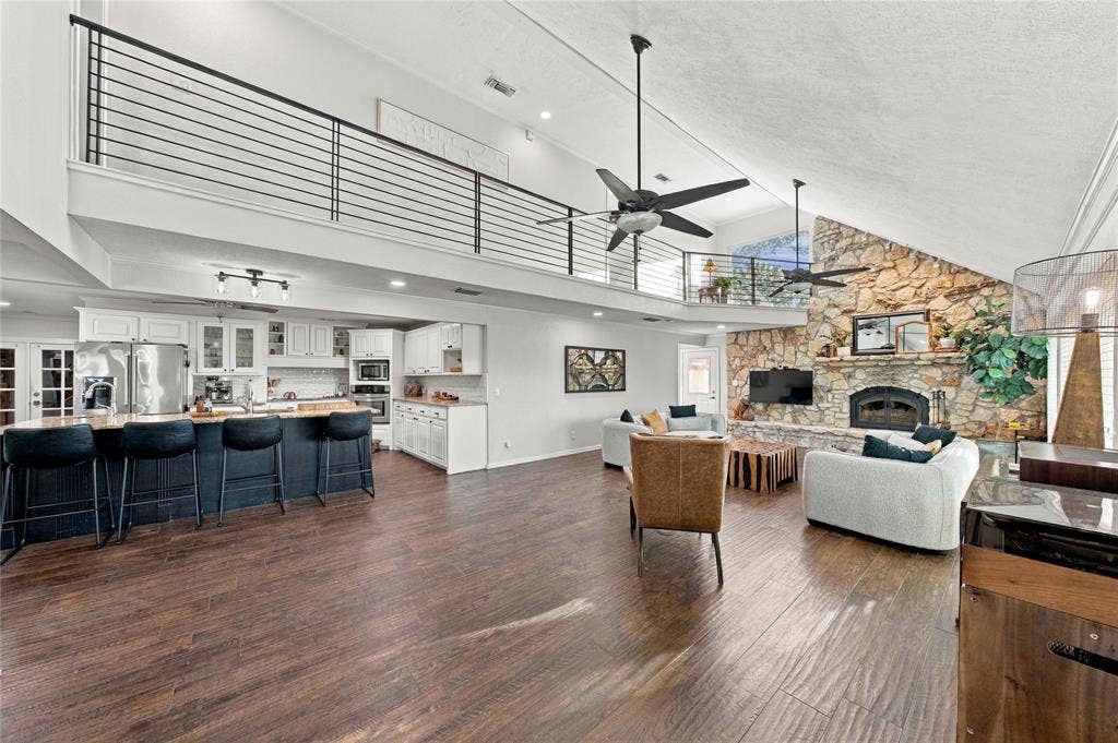 1001 Rolling Drive, Athens, TX 75751 1001 Rolling Drive, Athens, TX 75751