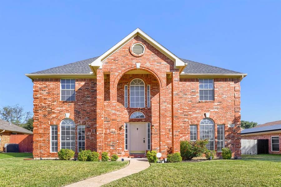 Property photo for 1313 Blue Jay Drive, Lewisville, TX