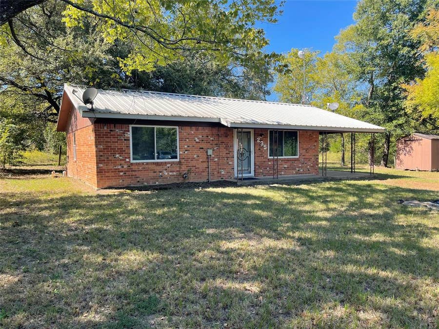 Property photo for 235 Sunset Drive, Fairfield, TX