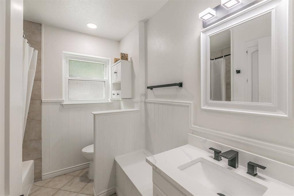 8559 S Mediterranean Circle, Dallas, TX 75238 8559 S Mediterranean Circle, Dallas, TX 75238