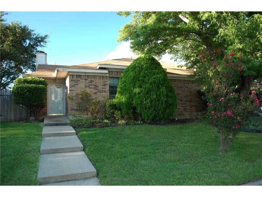 Property photo for 1127 Rimcrest Drive, Arlington, TX