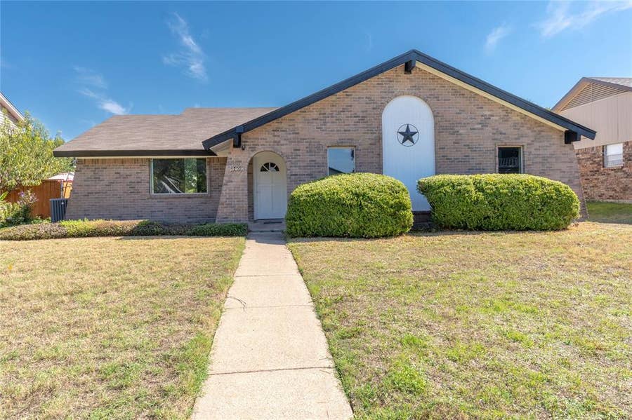 Property photo for 3409 Brook Glen Drive, Garland, TX