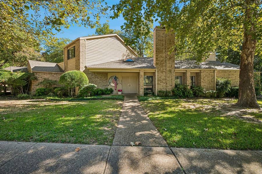 Property photo for 2926 N Saint Andrews Drive, Richardson, TX