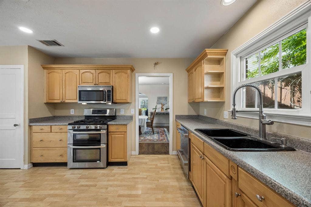 6567 Anita Street, Dallas, TX 75214 6567 Anita Street, Dallas, TX 75214