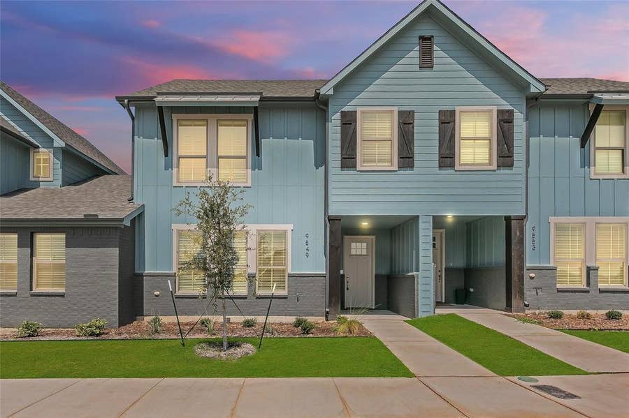 Property photo for 9549 Thorncrown Lane, Fort Worth, TX