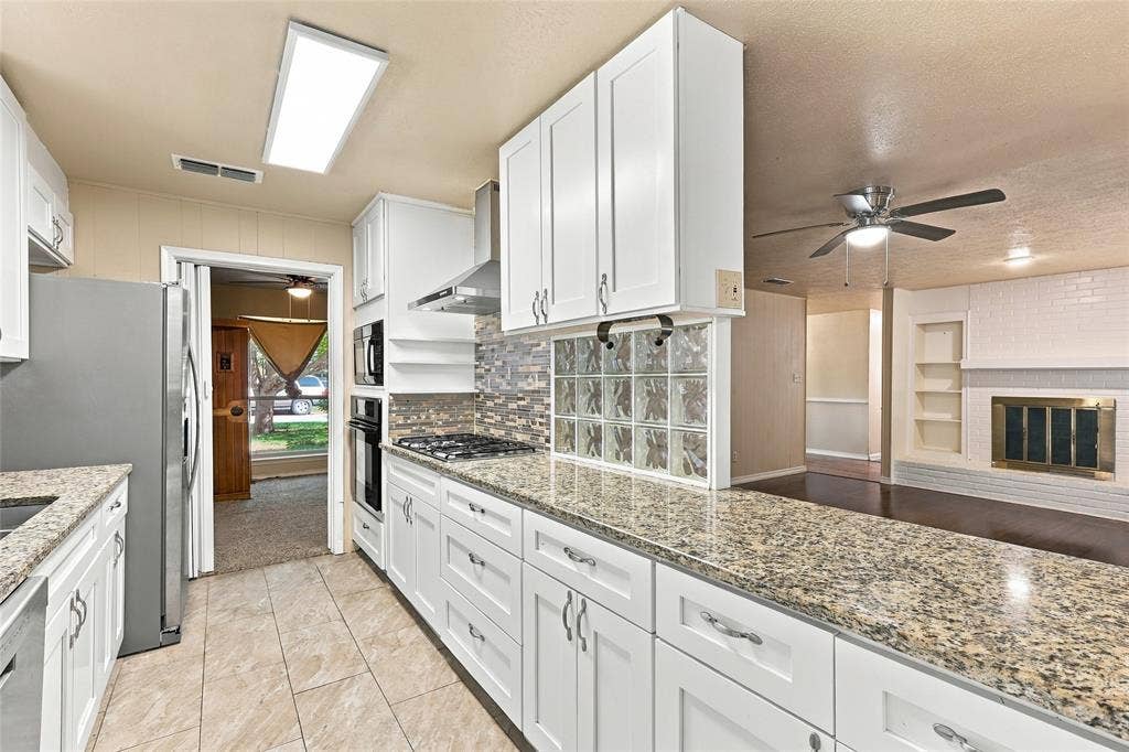 145 Hillside Lane, DeSoto, TX 75115 145 Hillside Lane, DeSoto, TX 75115