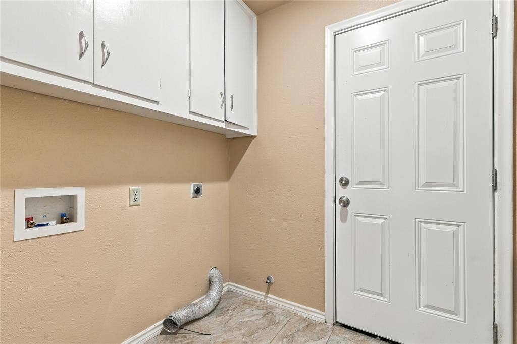 145 Hillside Lane, DeSoto, TX 75115 145 Hillside Lane, DeSoto, TX 75115