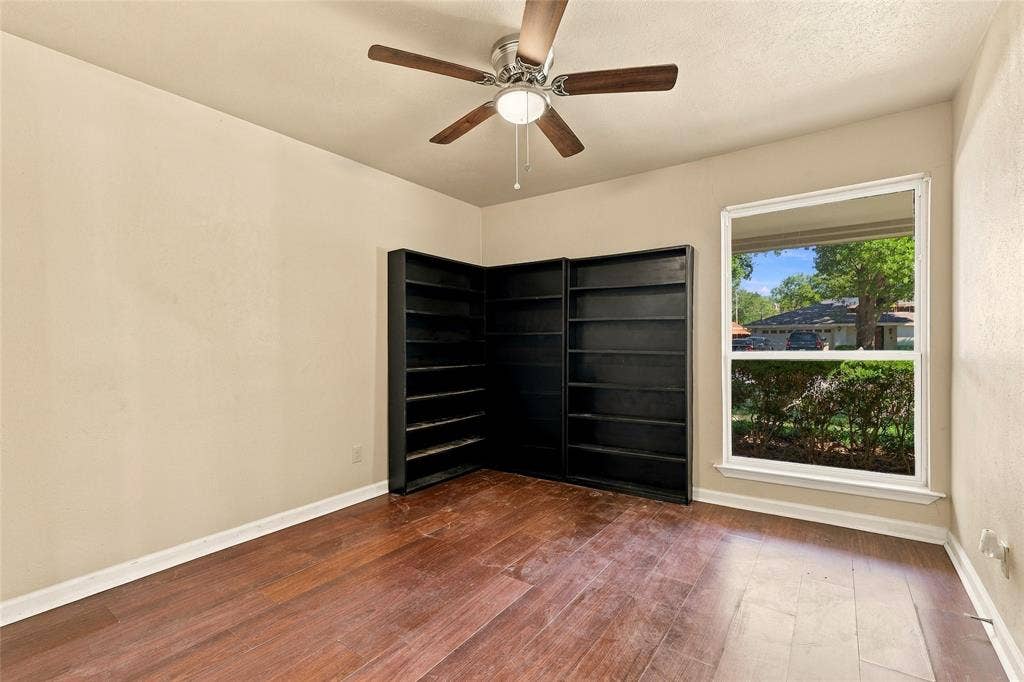 145 Hillside Lane, DeSoto, TX 75115 145 Hillside Lane, DeSoto, TX 75115