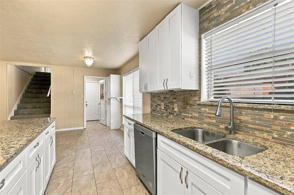 145 Hillside Lane, DeSoto, TX 75115 145 Hillside Lane, DeSoto, TX 75115