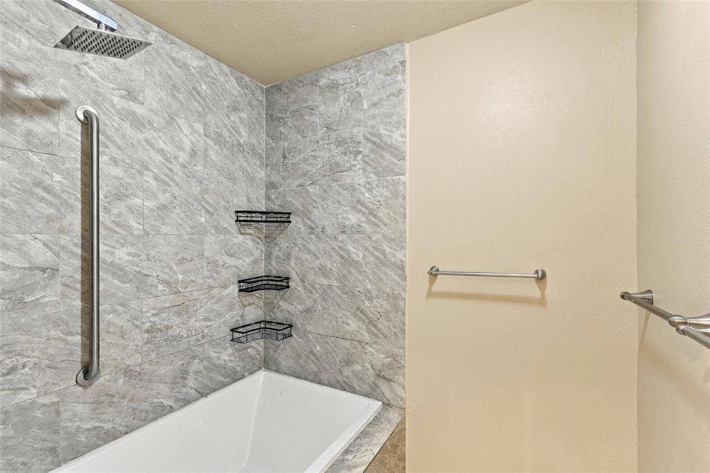 145 Hillside Lane, DeSoto, TX 75115 145 Hillside Lane, DeSoto, TX 75115