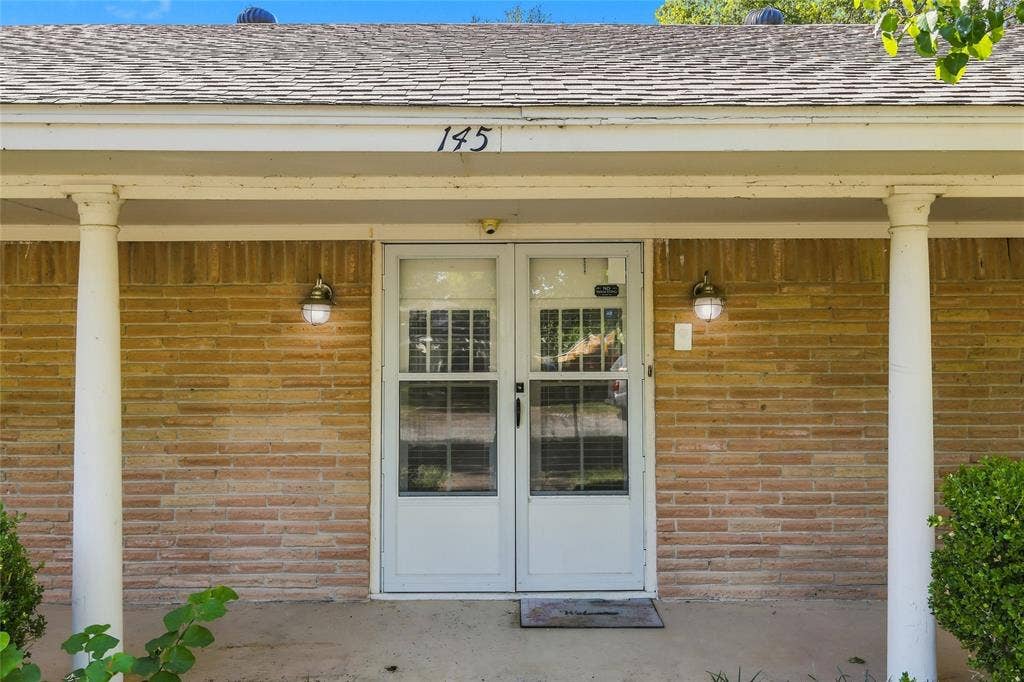 145 Hillside Lane, DeSoto, TX 75115 145 Hillside Lane, DeSoto, TX 75115
