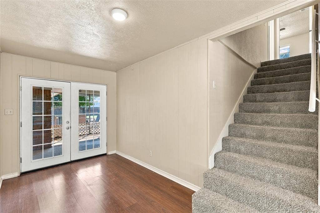145 Hillside Lane, DeSoto, TX 75115 145 Hillside Lane, DeSoto, TX 75115