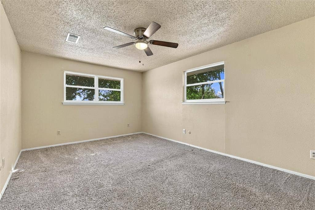 145 Hillside Lane, DeSoto, TX 75115 145 Hillside Lane, DeSoto, TX 75115