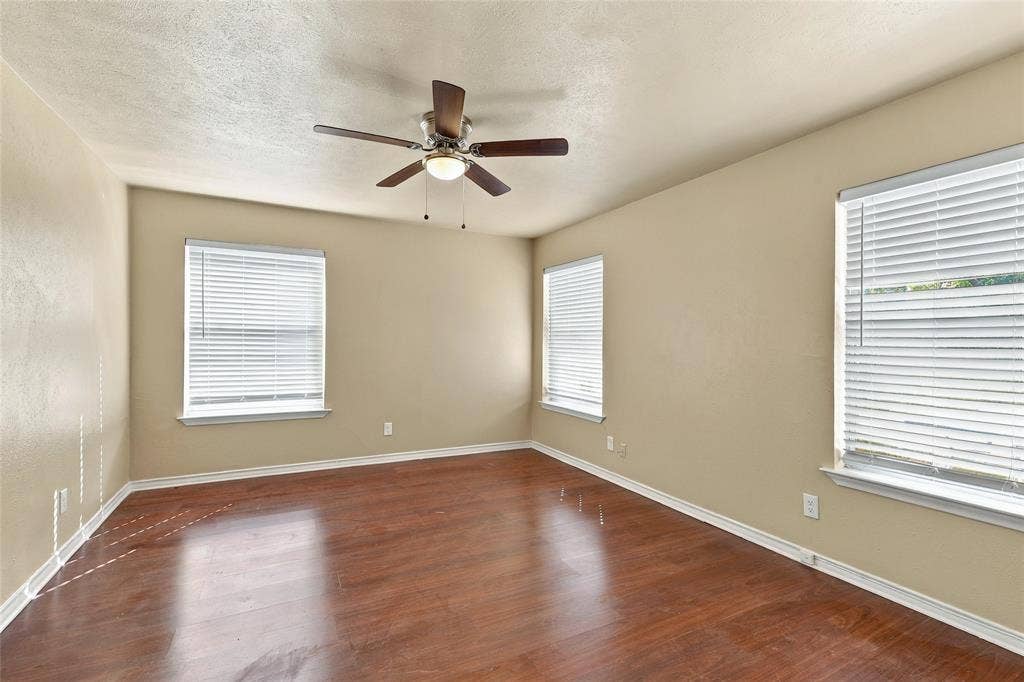 145 Hillside Lane, DeSoto, TX 75115 145 Hillside Lane, DeSoto, TX 75115
