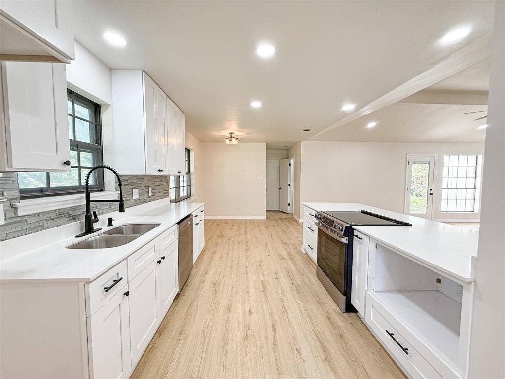 2300 Newcastle Circle, Plano, TX 75075 2300 Newcastle Circle, Plano, TX 75075