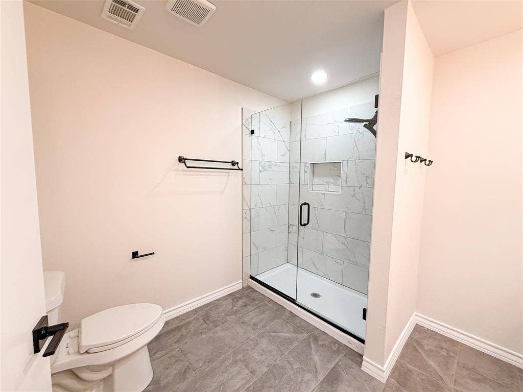 2300 Newcastle Circle, Plano, TX 75075 2300 Newcastle Circle, Plano, TX 75075