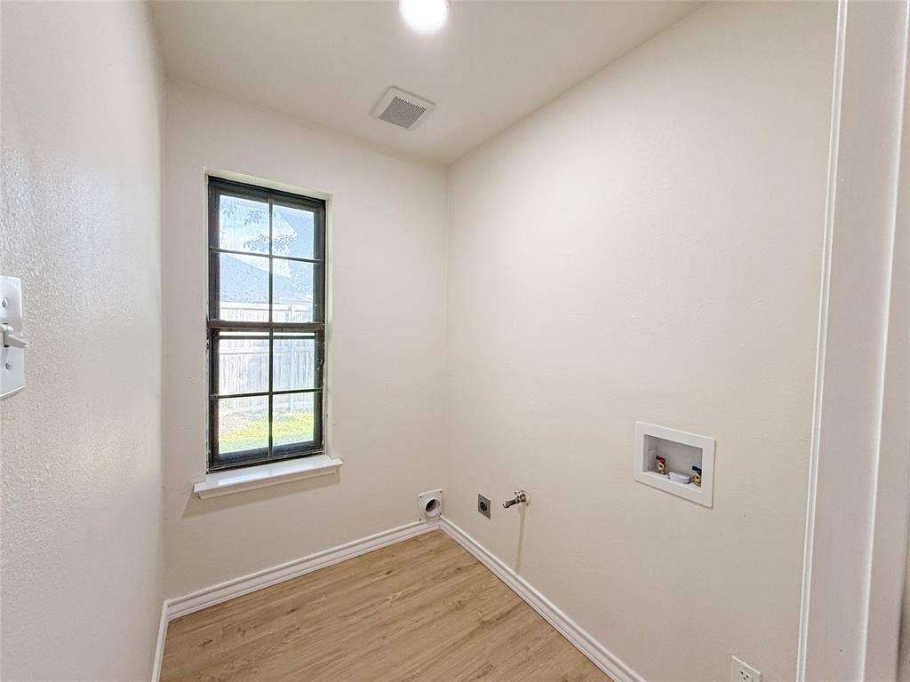 2300 Newcastle Circle, Plano, TX 75075 2300 Newcastle Circle, Plano, TX 75075