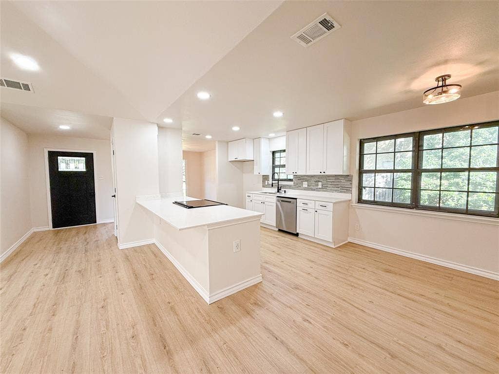 2300 Newcastle Circle, Plano, TX 75075 2300 Newcastle Circle, Plano, TX 75075
