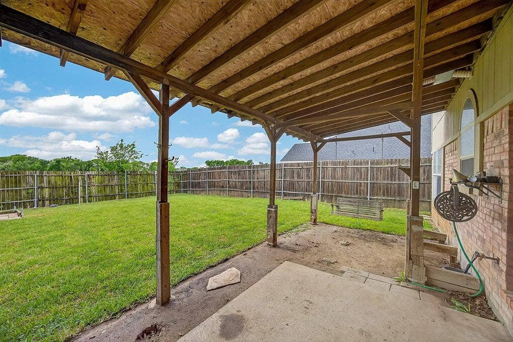 2233 San Simeon Drive, Mesquite, TX 75181 2233 San Simeon Drive, Mesquite, TX 75181