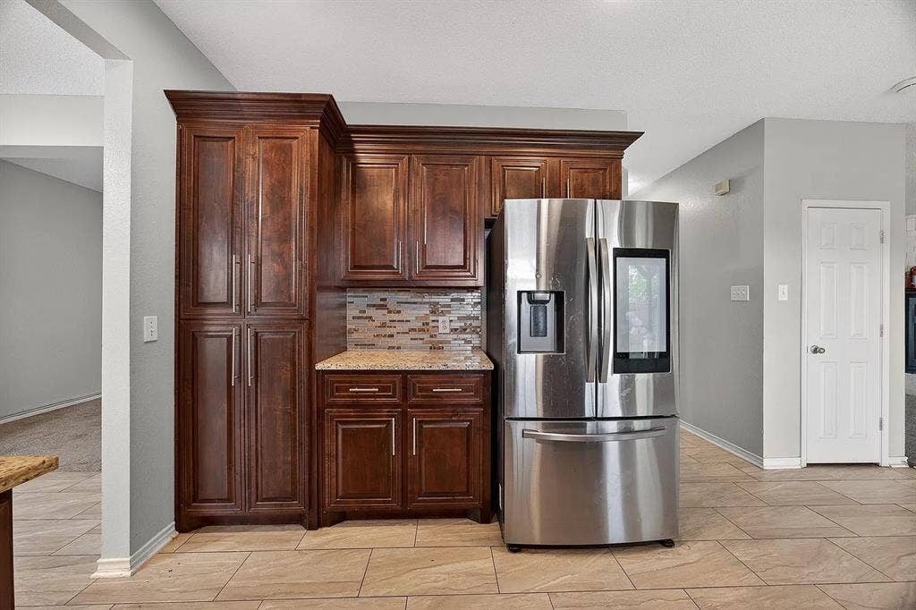 2233 San Simeon Drive, Mesquite, TX 75181 2233 San Simeon Drive, Mesquite, TX 75181