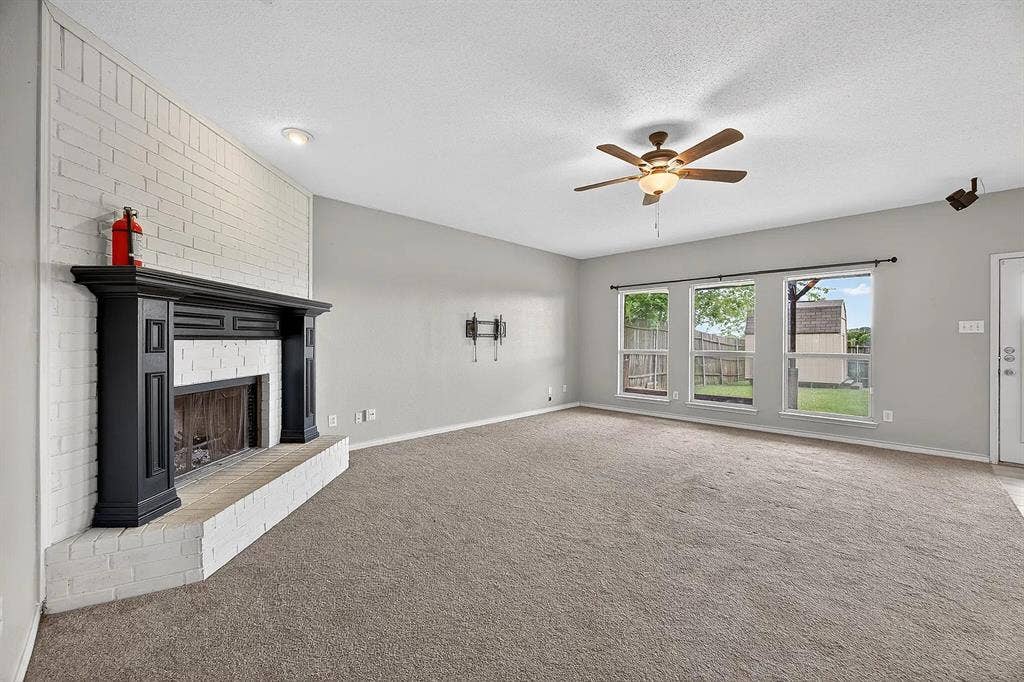 2233 San Simeon Drive, Mesquite, TX 75181 2233 San Simeon Drive, Mesquite, TX 75181
