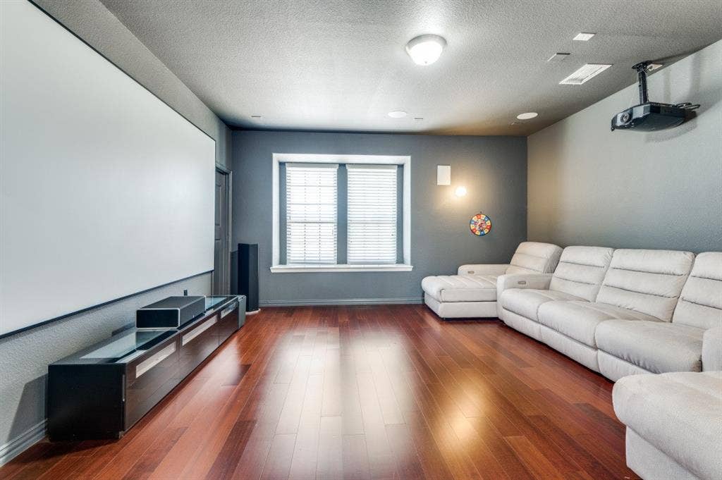 3035 Dancourt Drive, Irving, TX 75063 3035 Dancourt Drive, Irving, TX 75063