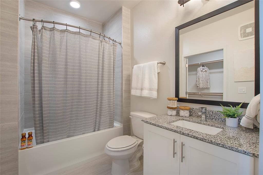 2100 Legacy Drive, #803, Plano, TX 75023 2100 Legacy Drive, #803, Plano, TX 75023