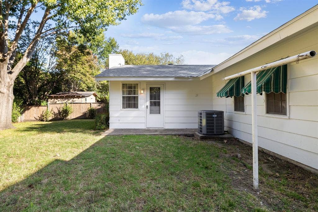 3209 Sheffield Street, Irving, TX 75062 3209 Sheffield Street, Irving, TX 75062