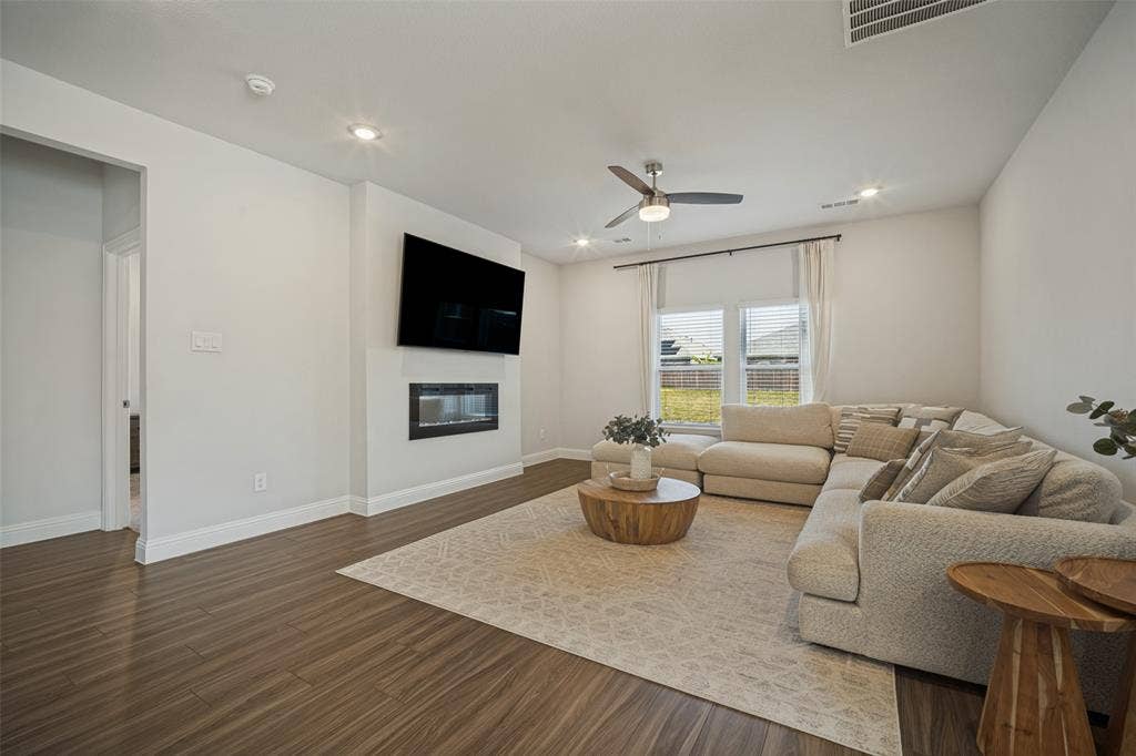 648 Cari Lane, Forney, TX 75126 648 Cari Lane, Forney, TX 75126
