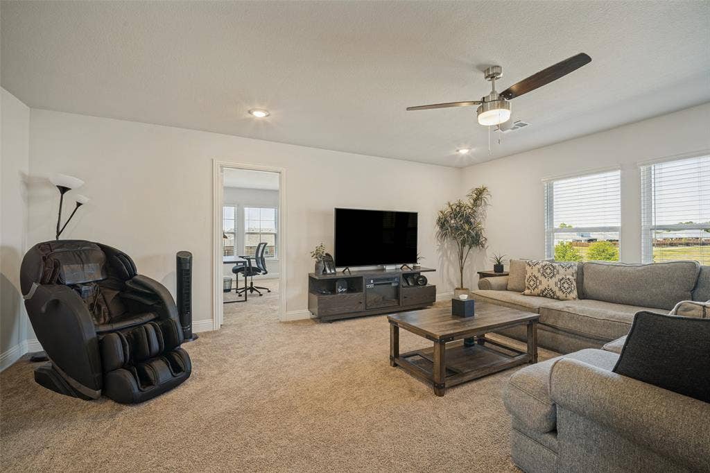 648 Cari Lane, Forney, TX 75126 648 Cari Lane, Forney, TX 75126