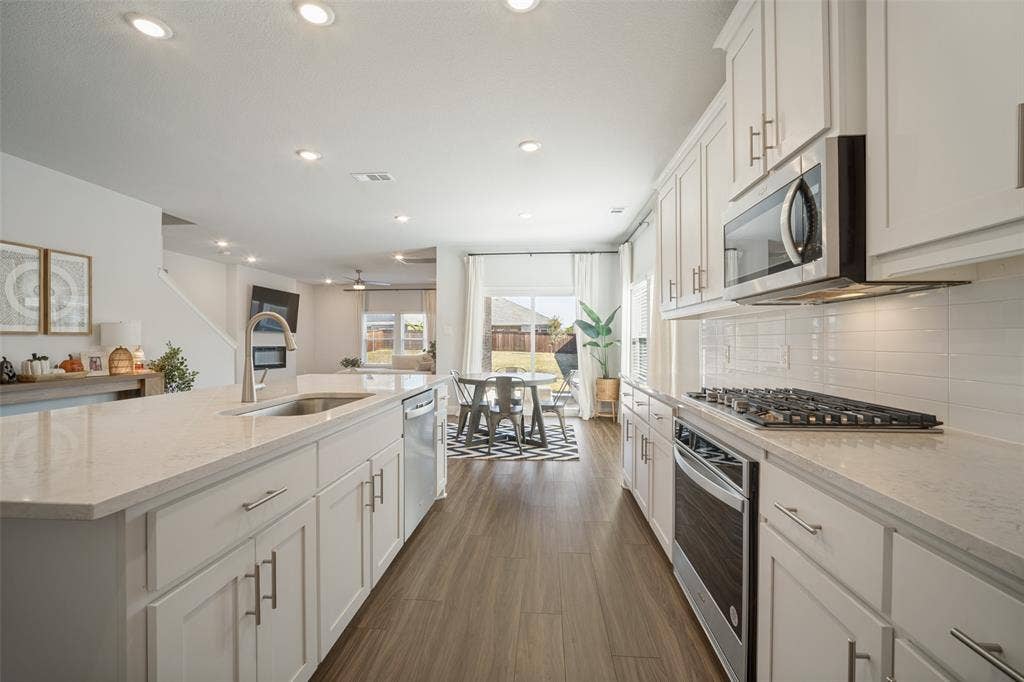 648 Cari Lane, Forney, TX 75126 648 Cari Lane, Forney, TX 75126