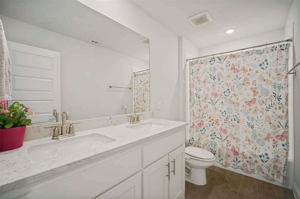 648 Cari Lane, Forney, TX 75126 648 Cari Lane, Forney, TX 75126