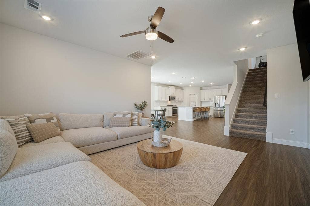 648 Cari Lane, Forney, TX 75126 648 Cari Lane, Forney, TX 75126