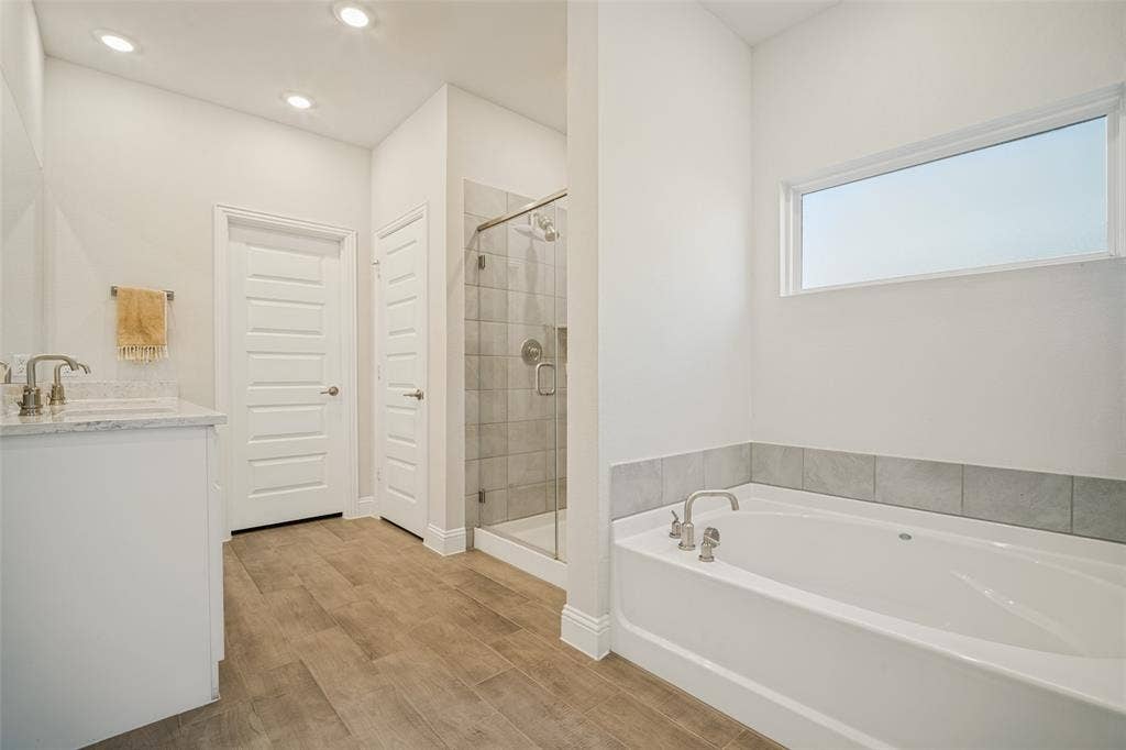 648 Cari Lane, Forney, TX 75126 648 Cari Lane, Forney, TX 75126