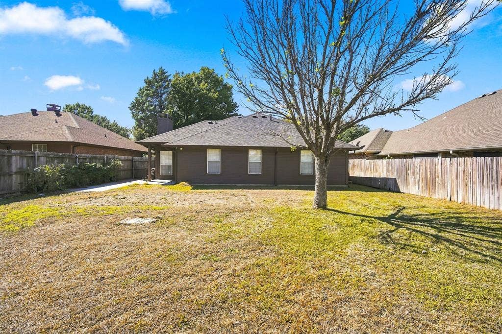 806 Oak Drive, Ennis, TX 75119 806 Oak Drive, Ennis, TX 75119