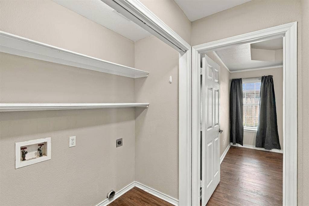 806 Oak Drive, Ennis, TX 75119 806 Oak Drive, Ennis, TX 75119