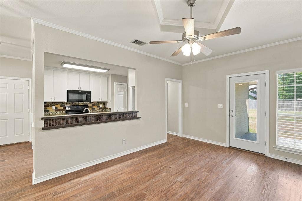 806 Oak Drive, Ennis, TX 75119 806 Oak Drive, Ennis, TX 75119