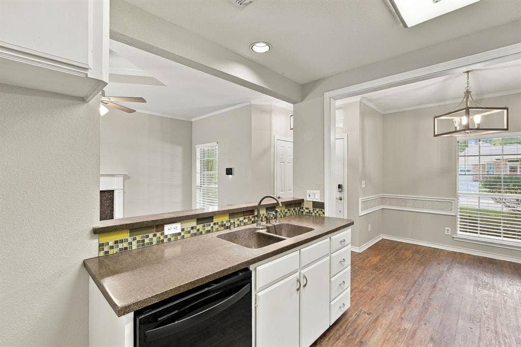 806 Oak Drive, Ennis, TX 75119 806 Oak Drive, Ennis, TX 75119