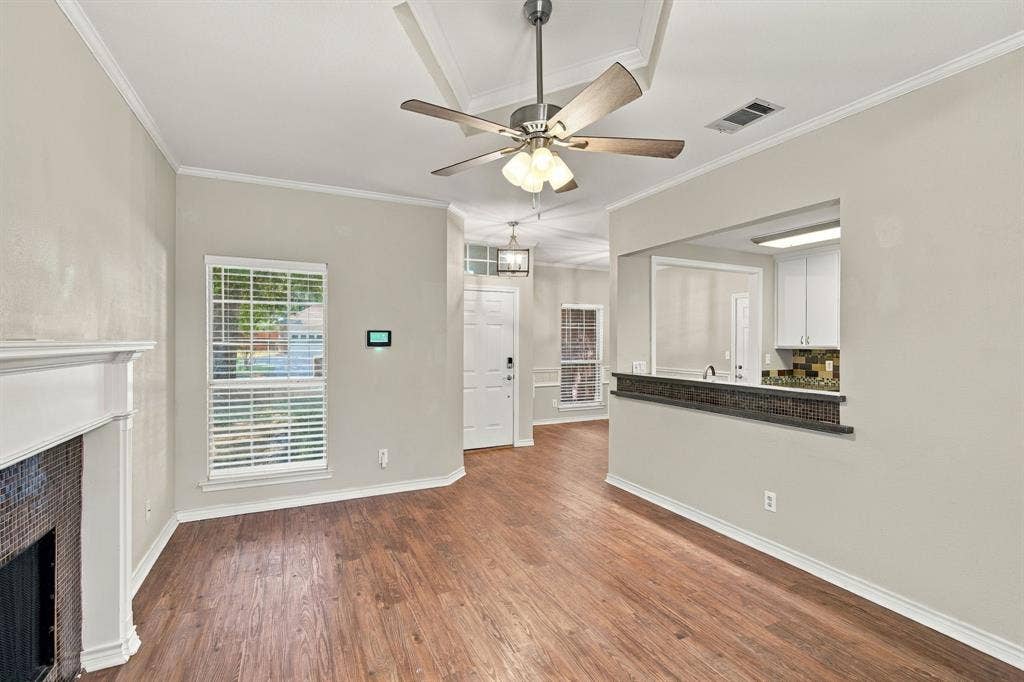 806 Oak Drive, Ennis, TX 75119 806 Oak Drive, Ennis, TX 75119