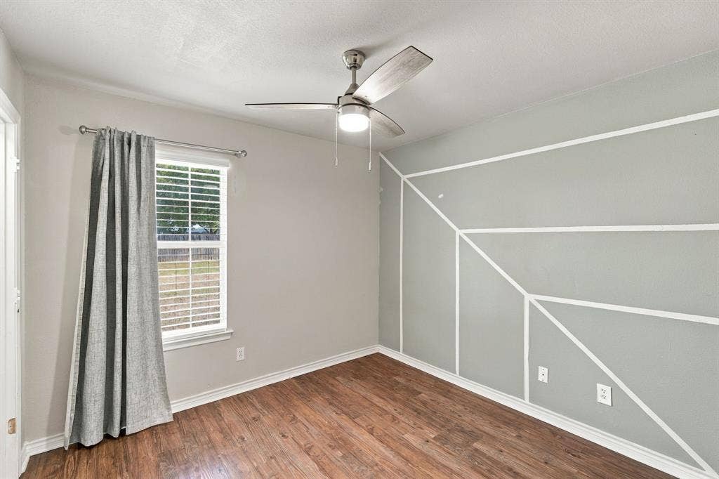806 Oak Drive, Ennis, TX 75119 806 Oak Drive, Ennis, TX 75119