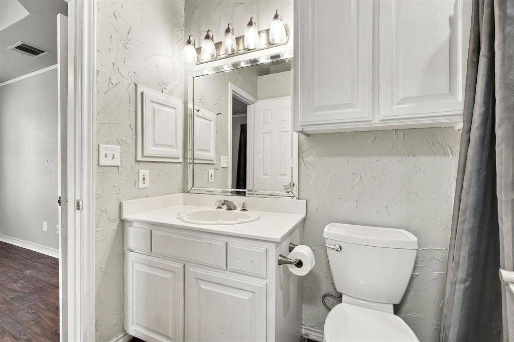806 Oak Drive, Ennis, TX 75119 806 Oak Drive, Ennis, TX 75119