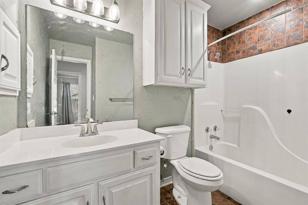 806 Oak Drive, Ennis, TX 75119 806 Oak Drive, Ennis, TX 75119