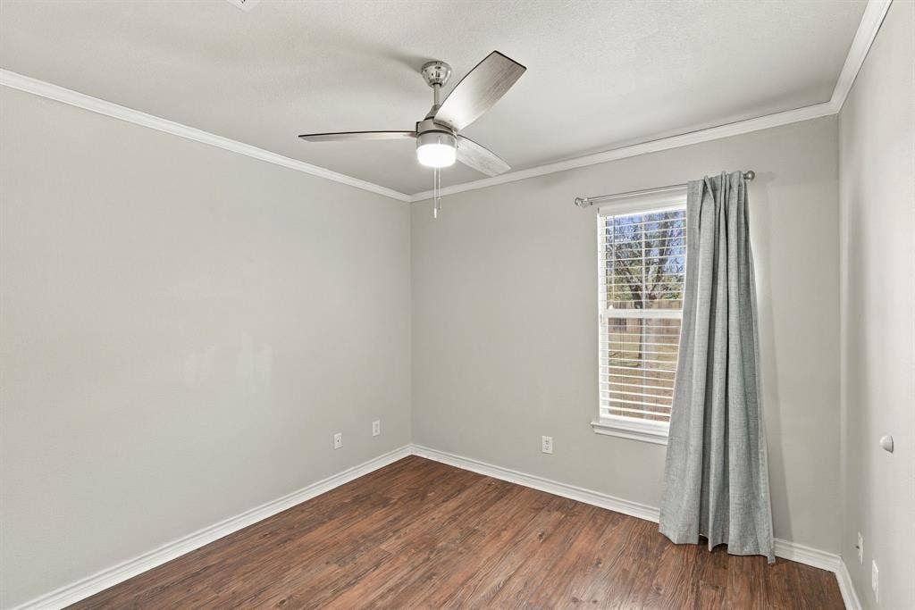 806 Oak Drive, Ennis, TX 75119 806 Oak Drive, Ennis, TX 75119