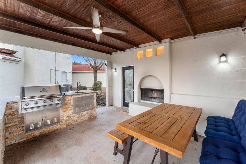 8862 County Road 4028, Kemp, TX 75143 Outdoor Kitchen