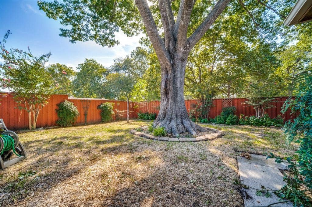 800 Parkhaven Drive, Mesquite, TX 75149
