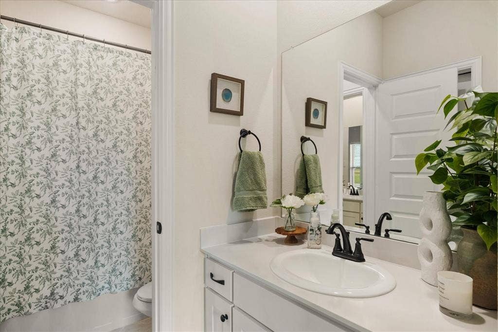 8200 Honeywell Avenue, Greenville, TX 75402 8200 Honeywell Avenue, Greenville, TX 75402