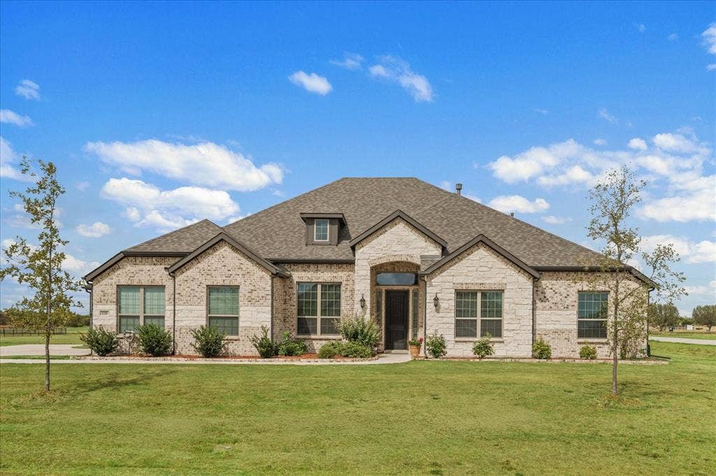 8200 Honeywell Avenue, Greenville, TX 75402 8200 Honeywell Avenue, Greenville, TX 75402