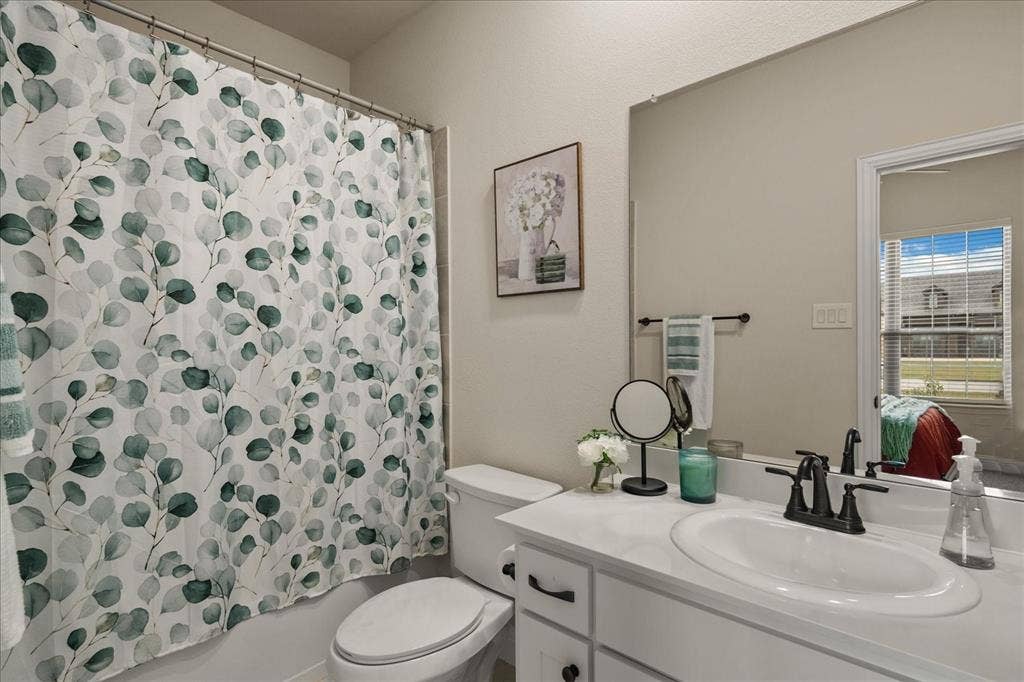 8200 Honeywell Avenue, Greenville, TX 75402 8200 Honeywell Avenue, Greenville, TX 75402